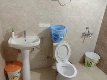 Bathroom in 3 BHK Apartment at Omaxe R2, Gomti Nagar – for Rent