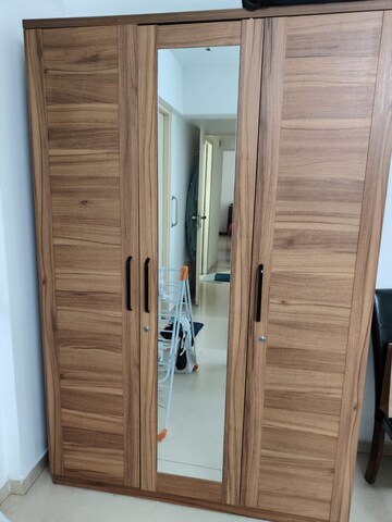 Furnished Amenities in 2.5 BHK Apartment at Kalpataru Aura, Ghatkopar West – for Rent