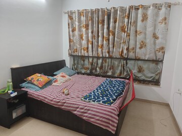 Bedroom in 2.5 BHK Apartment at Kalpataru Aura, Ghatkopar West – for Rent