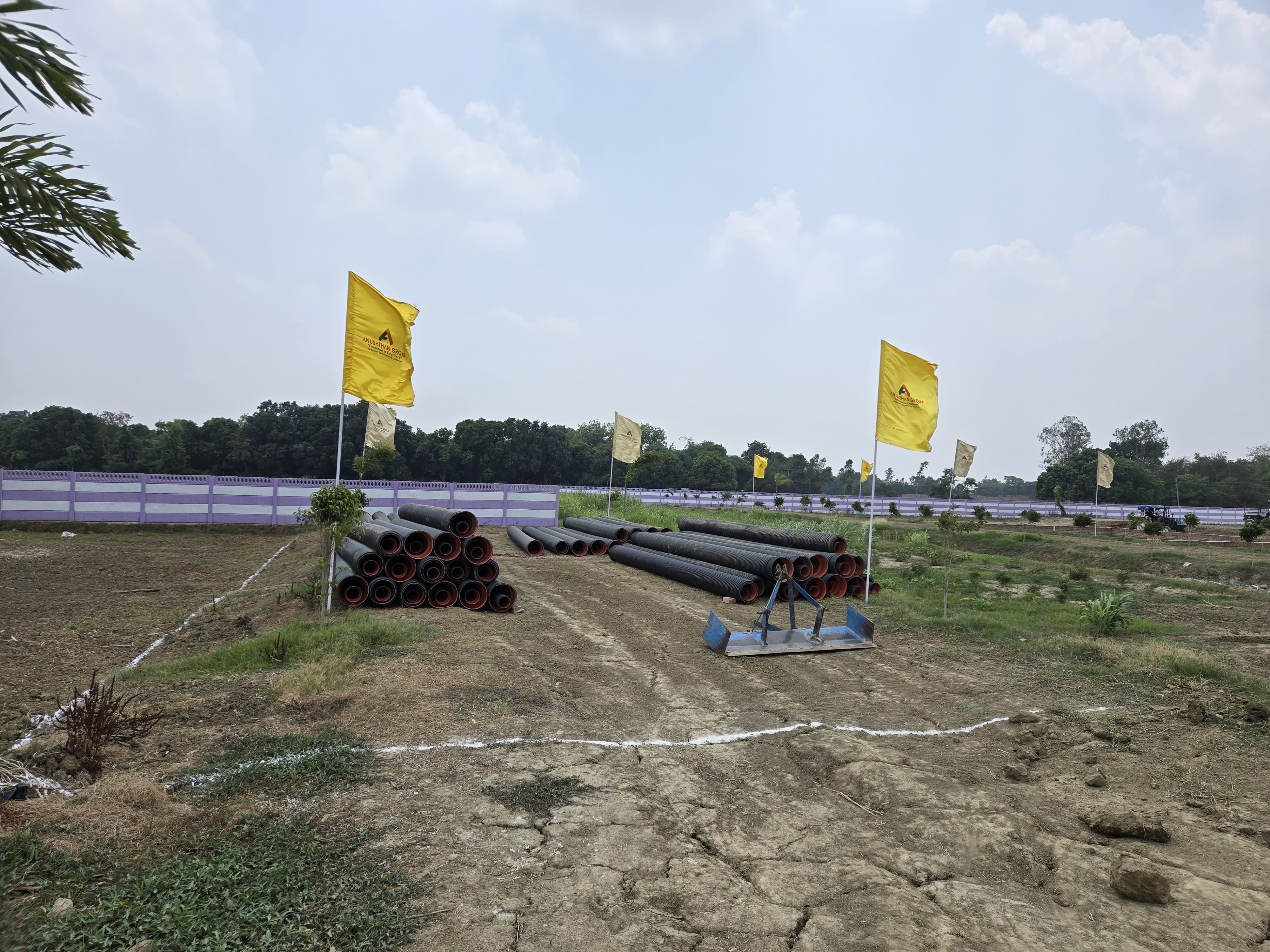 Plot For Sale in Manneguda