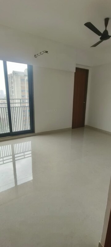 Room in 3 BHK Apartment at Sola – for Rent