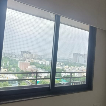 Room in 3 BHK Apartment at Sola – for Rent