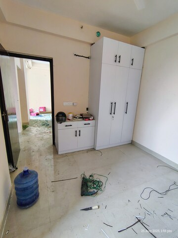 Team Area in 2 BHK Apartment at Amrapali Dream Valley, Tech Zone 4 Greater Noida – for Rent