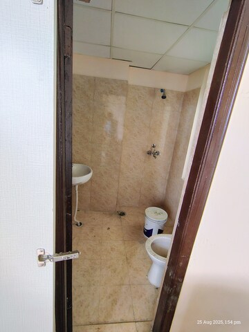Furnished Amenities in 2 BHK Apartment at Amrapali Dream Valley, Tech Zone 4 Greater Noida – for Rent