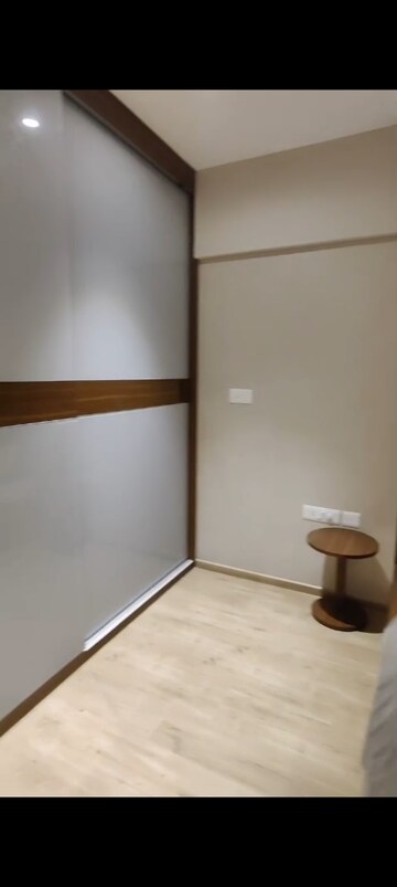 Furnished Amenities in 2 BHK Apartment at Bandra East – for Rent