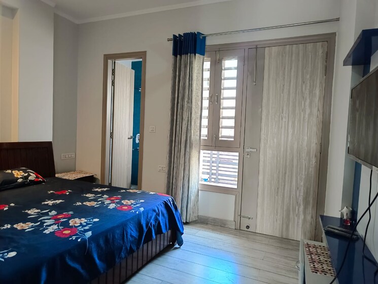 Bedroom, vishwas park 4 Bedroom 90 Sq.Yd. Builder Floor In Vishwas Park Delhi 9105018