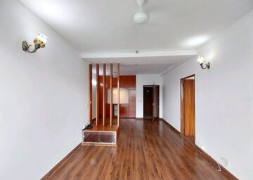 Room in 3.5 BHK Apartment at Pareena Coban Residences, Sector 99a – for Sale