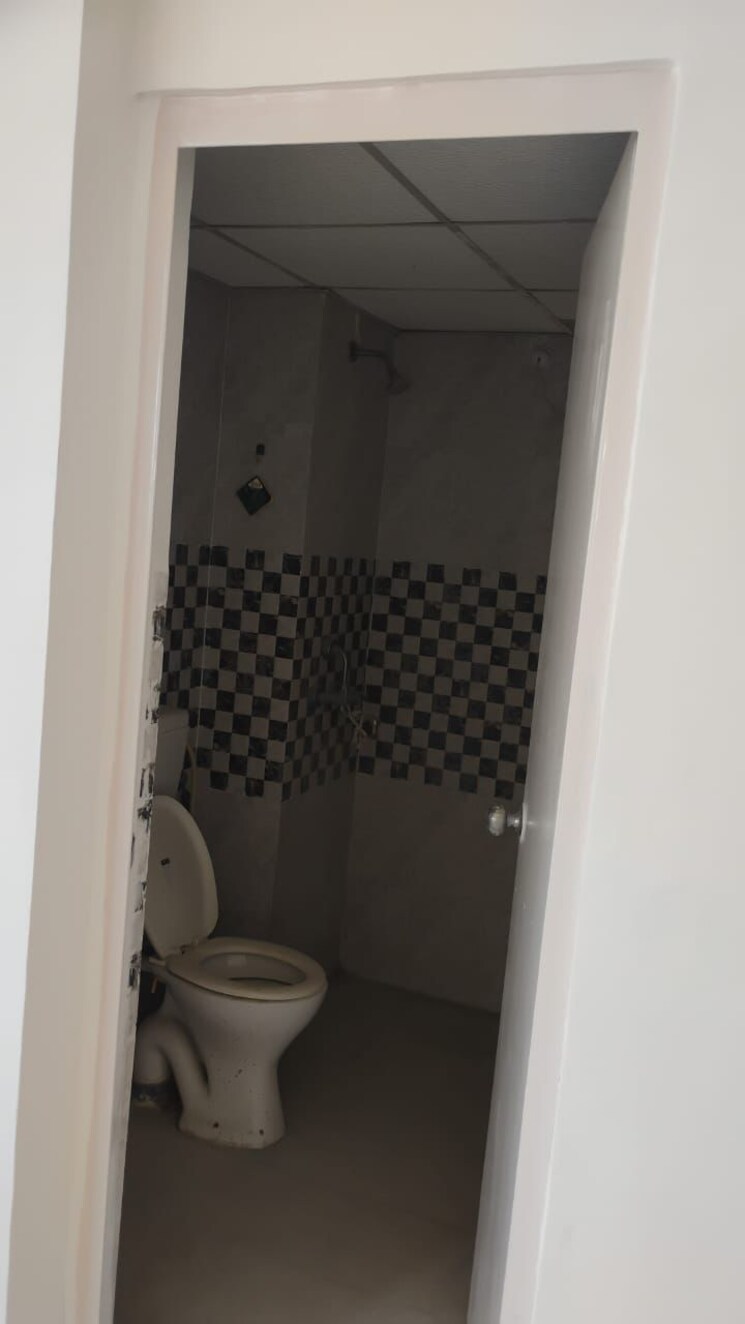 Bathroom, sector 17 dwarka 2 Bedroom 929 Sq.Ft. Apartment In Sector 17 Dwarka Delhi 9105038