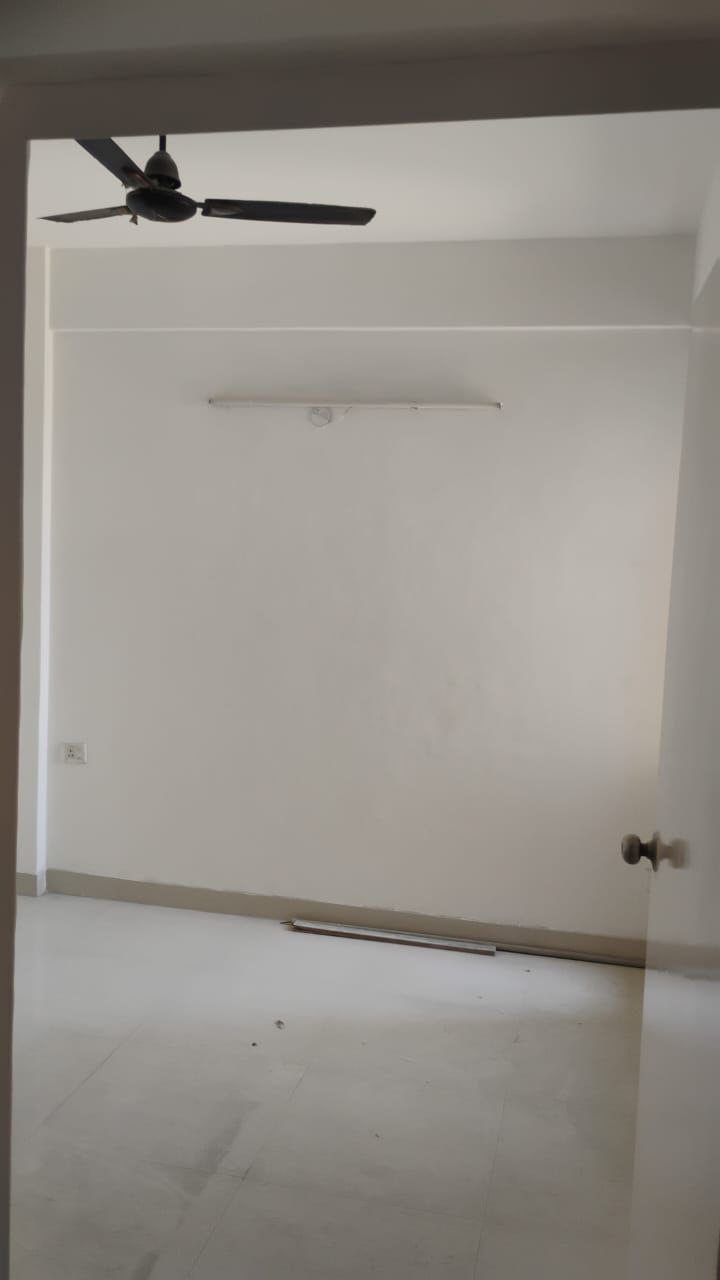 2 BHK + Extra Room Apartment For Rent in Sector 17 Dwarka