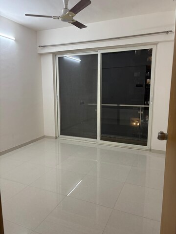 Room in 2 BHK Apartment at Pimple Nilakh – for Rent