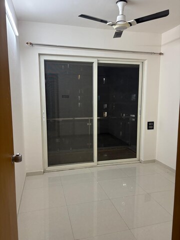 Room in 2 BHK Apartment at Pimple Nilakh – for Rent