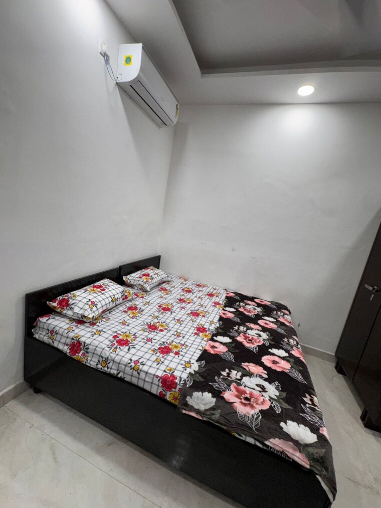 Bedroom, uttam nagar 2 Bedroom 55 Sq.Yd. Builder Floor In Uttam Nagar Delhi 9105042