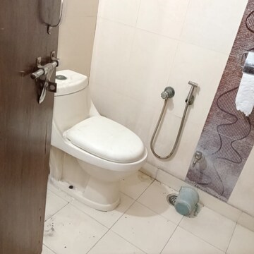 Bathroom in 3 BHK Apartment at Sector 11 Dwarka – for Rent