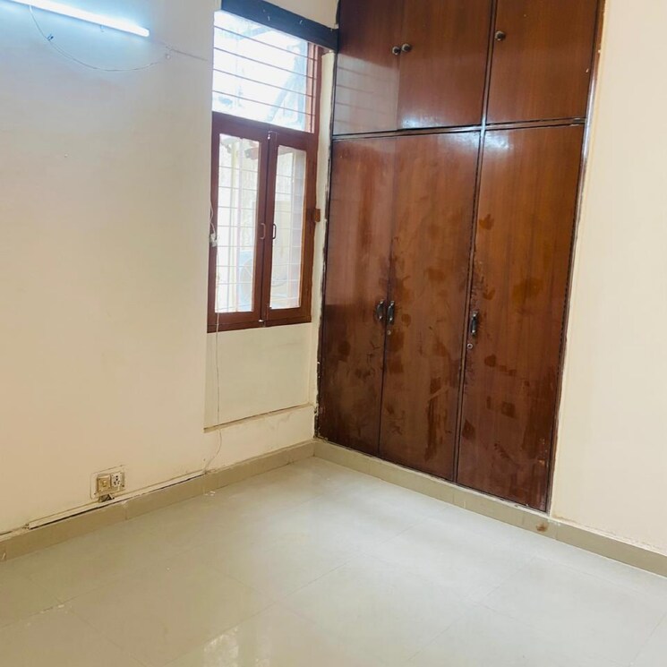 Room, arun-vihar-sector-37 3 Bedroom 1700 Sq.Ft. Apartment In Sector 37 Noida 9105090