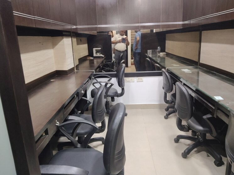 Gym, netaji subhash place Commercial Office Space 526 Sq.Ft. In Netaji Subhash Place Delhi 9105093