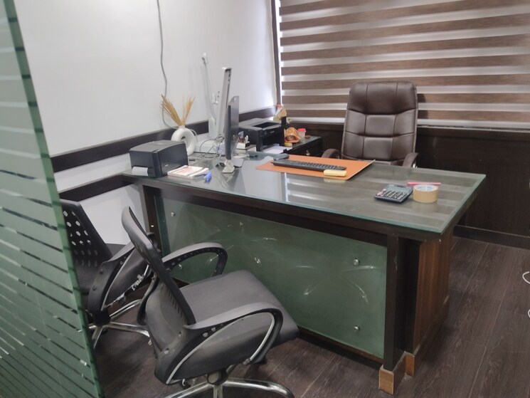 Team Area, netaji subhash place Commercial Office Space 526 Sq.Ft. In Netaji Subhash Place Delhi 9105093