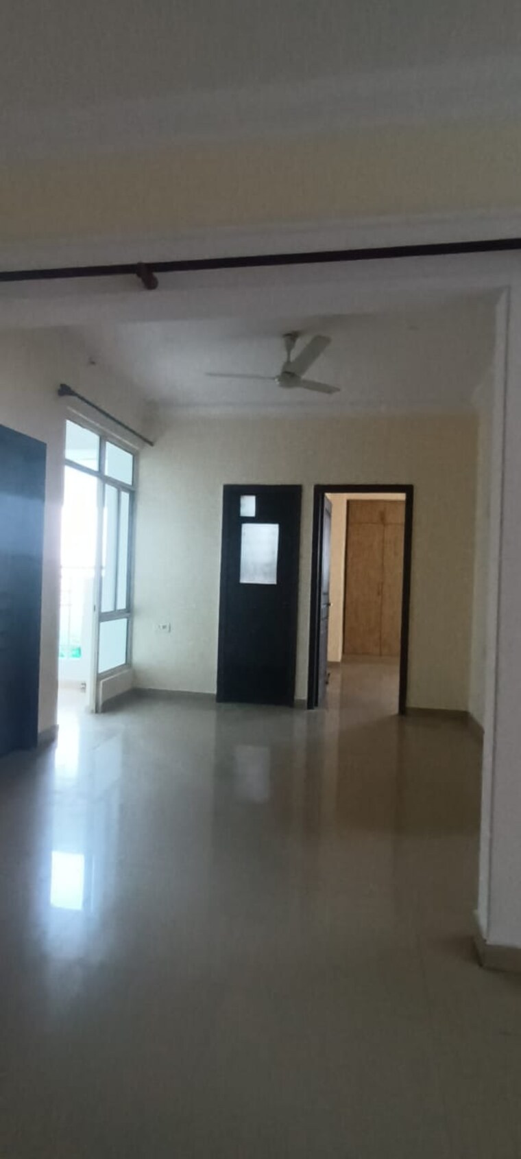 Living Room, jm-royal-park 3 Bedroom 1885 Sq.Ft. Apartment In Vaishali Sector 9 Ghaziabad 9105103