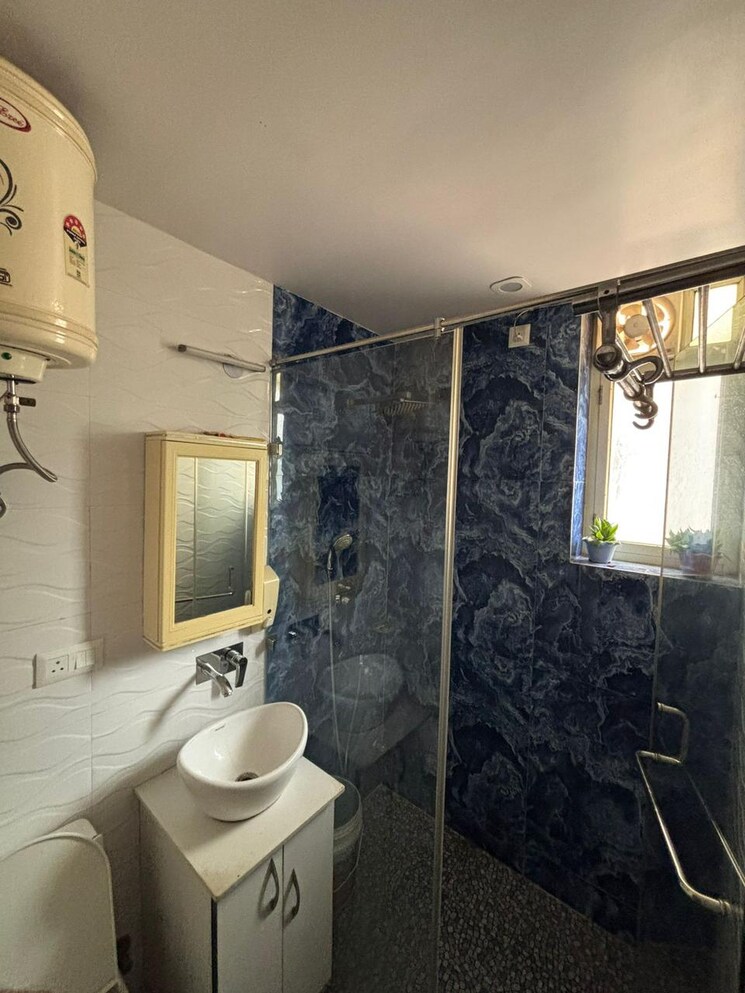 Bathroom, sector 9 dwarka 3 Bedroom 1400 Sq.Ft. Apartment In Sector 9 Dwarka Delhi 9105116