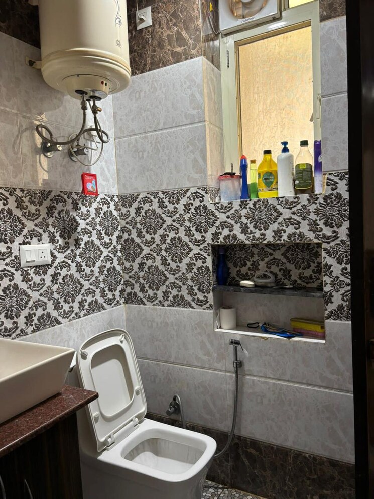 Attached Bathroom, sector 9 dwarka 3 Bedroom 1400 Sq.Ft. Apartment In Sector 9 Dwarka Delhi 9105116