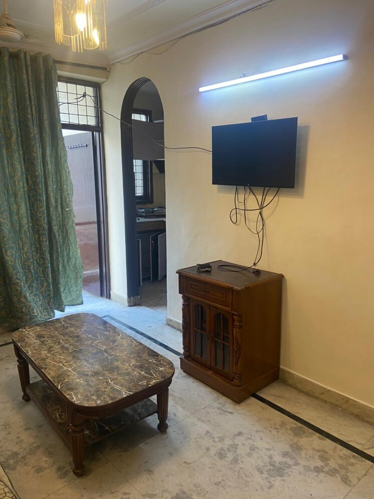 Living Room, kalkaji 1 Bedroom 566 Sq.Ft. Builder Floor In Kalkaji Delhi 9105135