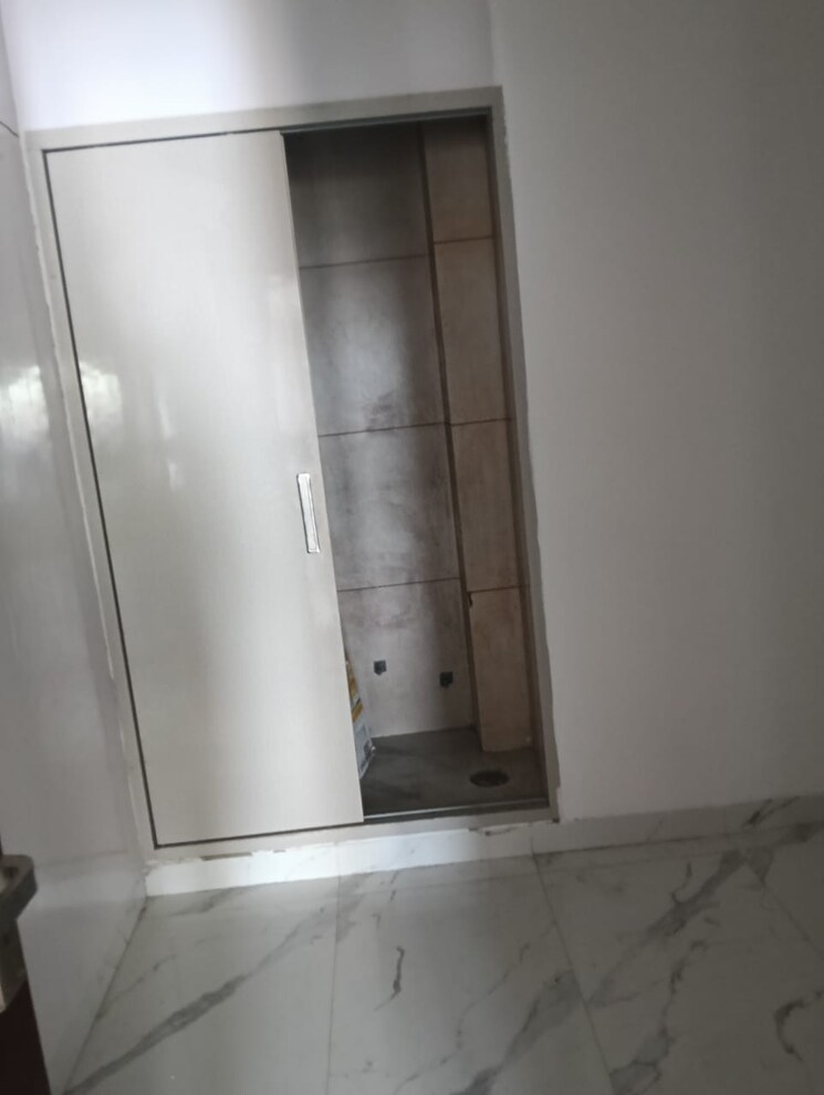 Room, vip road 3 Bedroom 1350 Sq.Ft. Apartment In Vip Road Zirakpur 9105113