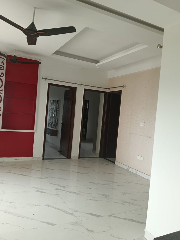 Room, vip road 3 Bedroom 1350 Sq.Ft. Apartment In Vip Road Zirakpur 9105113
