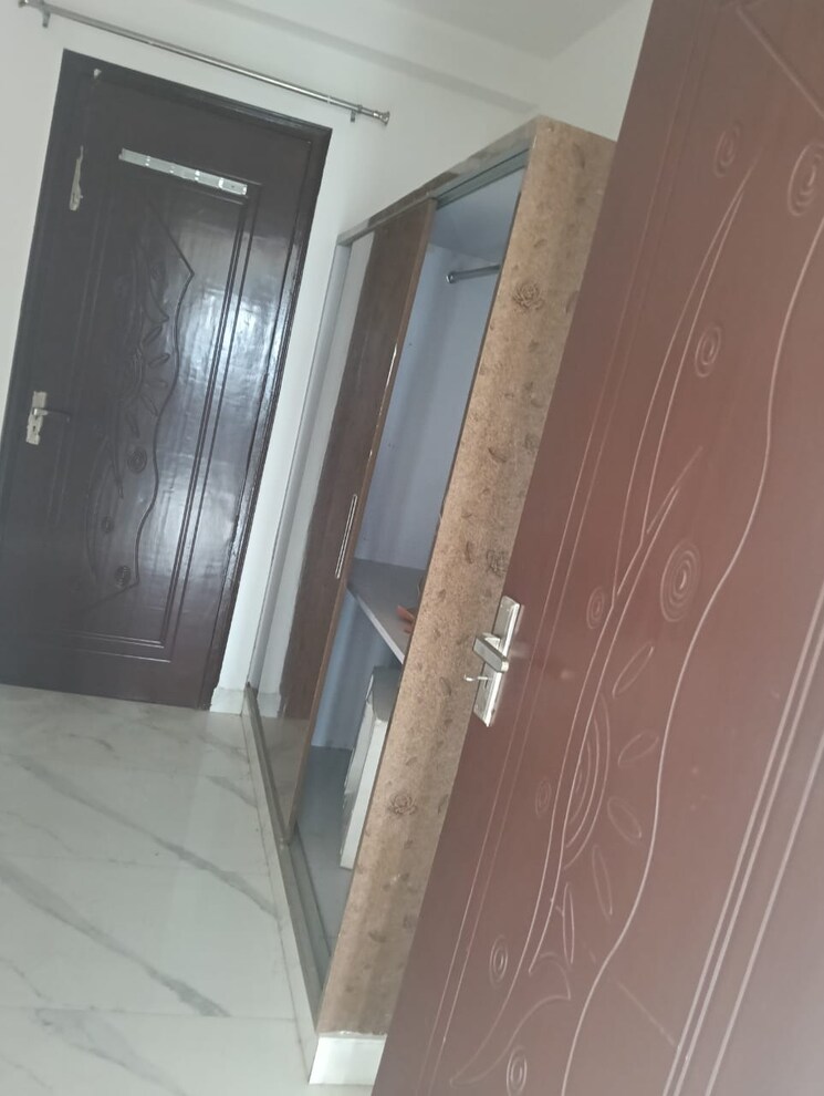 Room, vip road 3 Bedroom 1350 Sq.Ft. Apartment In Vip Road Zirakpur 9105113