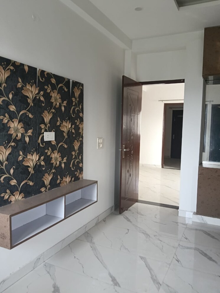 Room, vip road 3 Bedroom 1350 Sq.Ft. Apartment In Vip Road Zirakpur 9105113