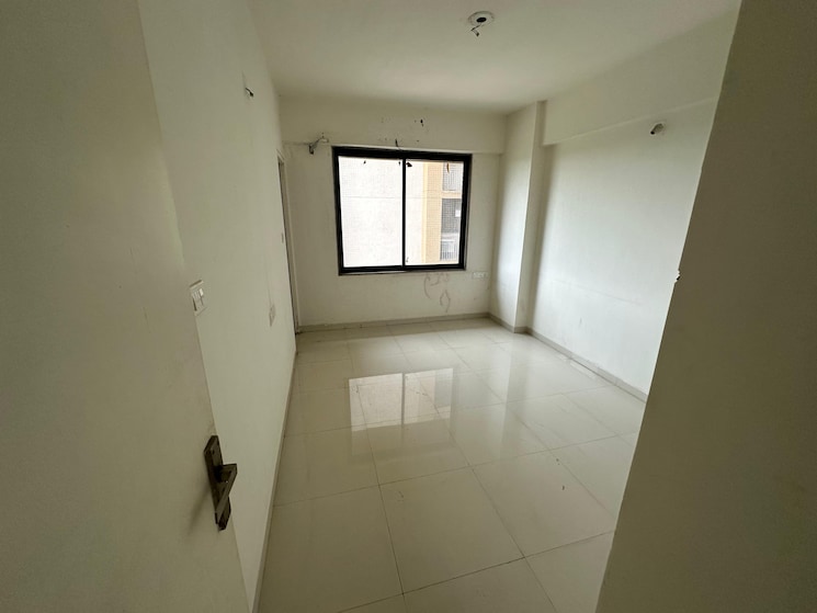 Room, shilaj 3 Bedroom 1700 Sq.Ft. Apartment In Shilaj Ahmedabad 9105148