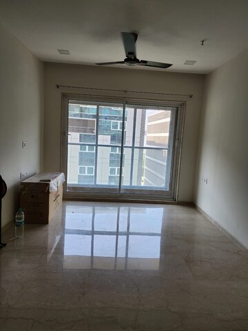 Room in 2.5 BHK Apartment at Kalpataru Aura, Ghatkopar West – for Rent