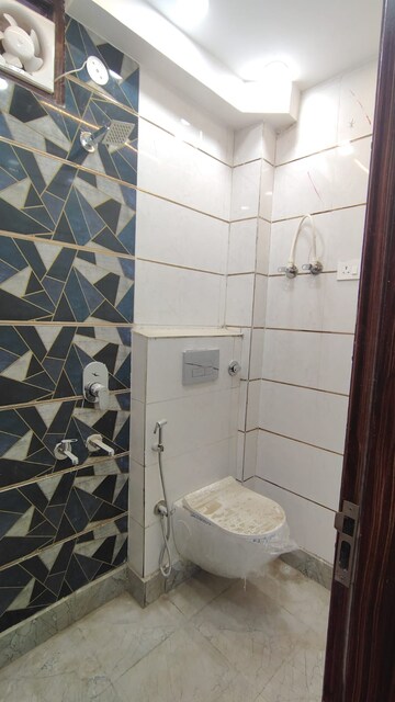 Bathroom in 2 BHK Builder Floor at Dwarka Mor – for Rent