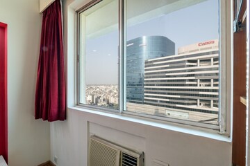 Balcony in 4 BHK Apartment at DLF The Belvedere Park, Sector 24 – for Rent