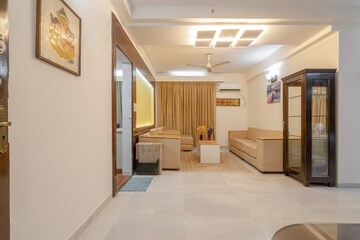 Bedroom in 4 BHK Apartment at DLF The Belvedere Park, Sector 24 – for Rent