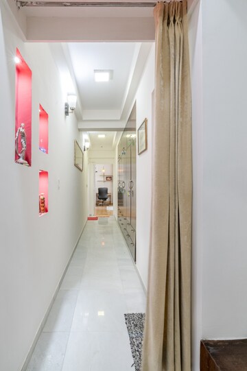 Building Lobby in 4 BHK Apartment at DLF The Belvedere Park, Sector 24 – for Rent