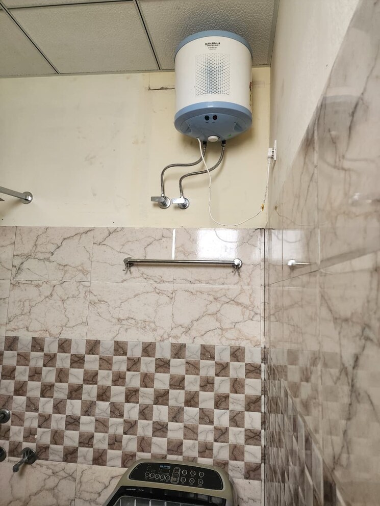 Bathroom, sahastradhara 1 Bedroom 900 Sq.Ft. Builder Floor In Sahastradhara Dehradun 9105183