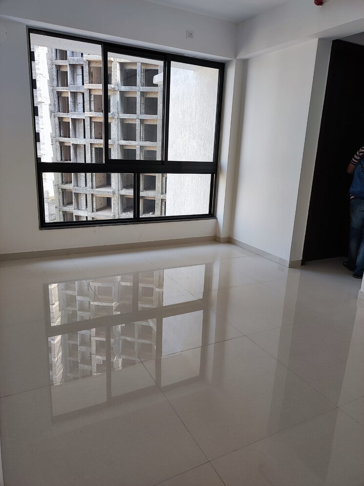 Room, sunteck-city-avenue-2 1.5 Bedroom 618 Sq.Ft. Apartment In Goregaon West Mumbai 9105223