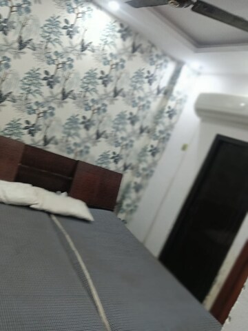 Furnished Amenities in 2 BHK Builder Floor at Dwarka Mor – for Rent