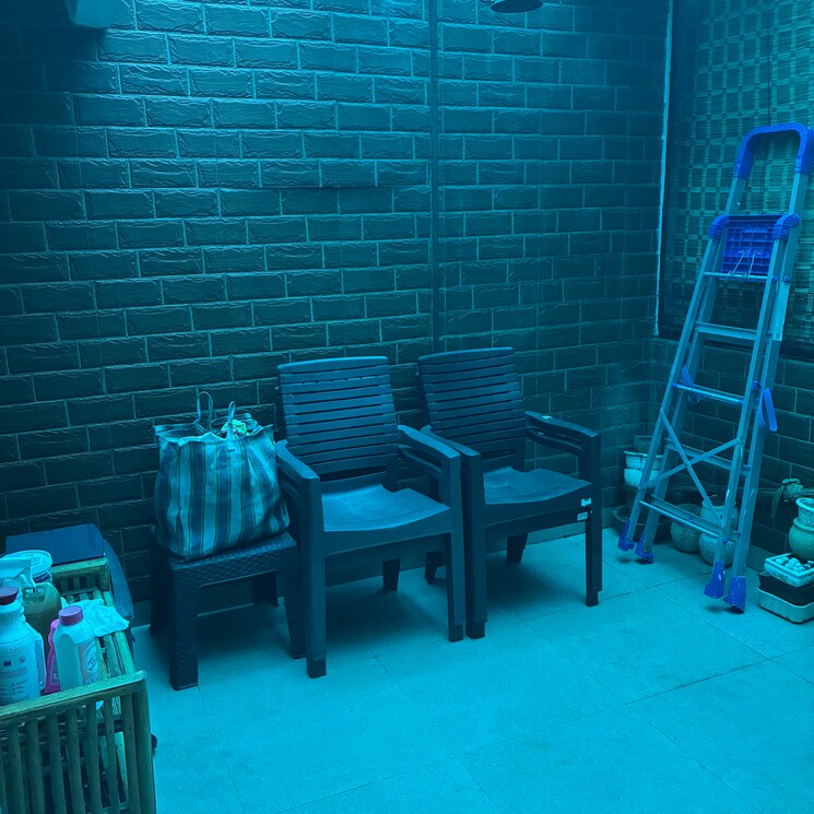 Living Room, rwa-apartments-sector-37 2.5 Bedroom 1500 Sq.Ft. Apartment In Arun Vihar Noida 9105247