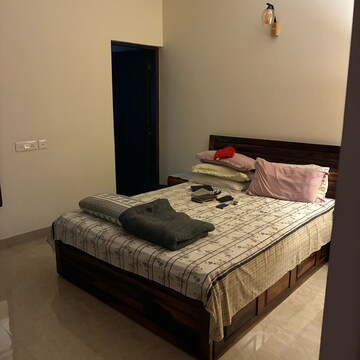 Bedroom in 2.5 BHK Apartment at RWA Apartments Sector 37, Arun Vihar – for Rent