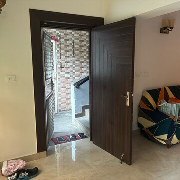 Living Room in 2.5 BHK Apartment at RWA Apartments Sector 37, Arun Vihar – for Rent