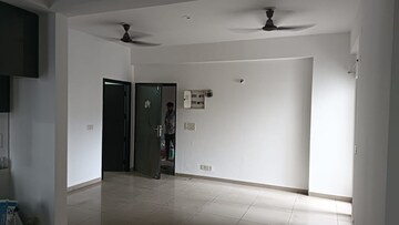 Room in 3.5 BHK Apartment at Homes 121, Sector 121 – for Rent