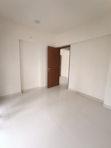 Room in 1 BHK Apartment at Goyal Sea Rock, Borivali West – for Sale