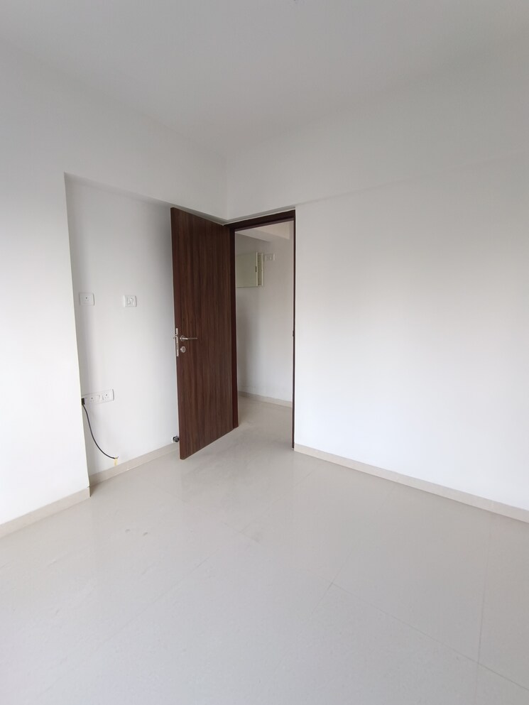 Room, ic colony 2 Bedroom 600 Sq.Ft. Apartment In Ic Colony Mumbai 9105261