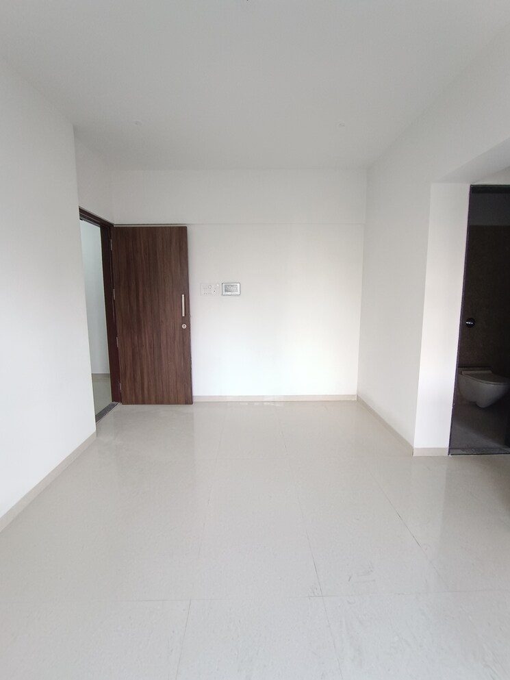 Room, ic colony 2 Bedroom 600 Sq.Ft. Apartment In Ic Colony Mumbai 9105261