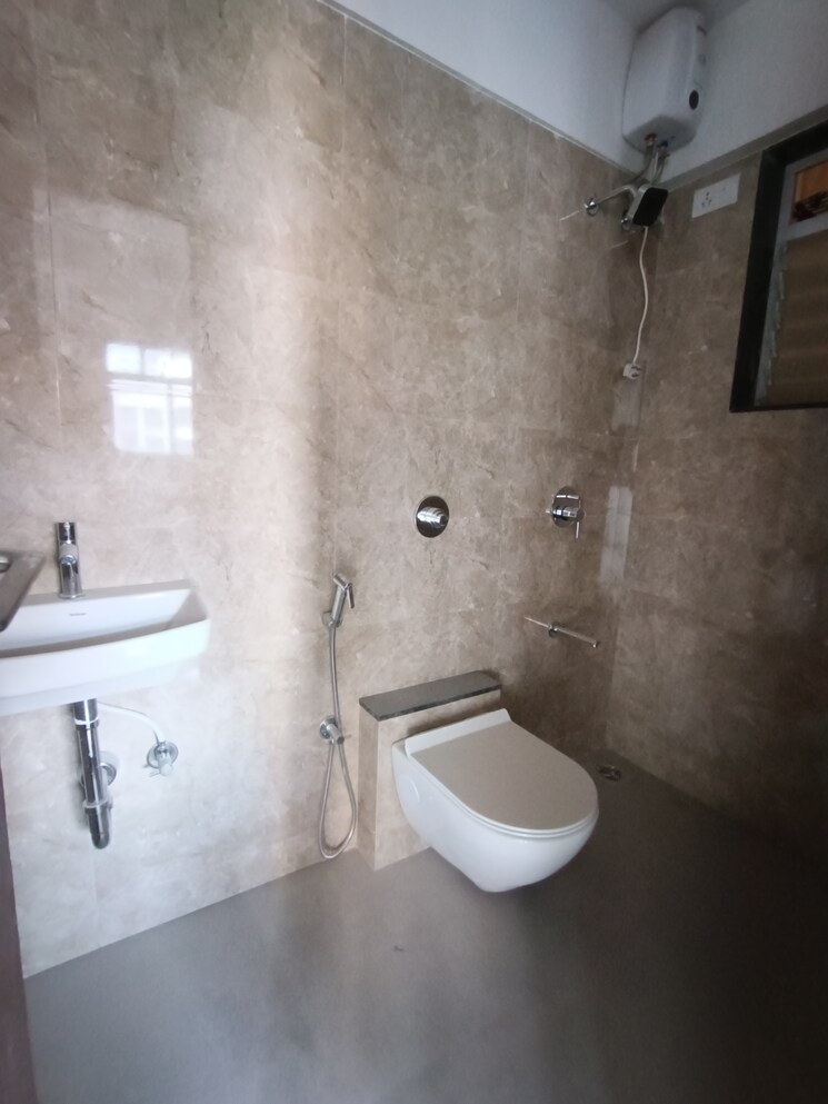 Bathroom, ic colony 2 Bedroom 600 Sq.Ft. Apartment In Ic Colony Mumbai 9105261