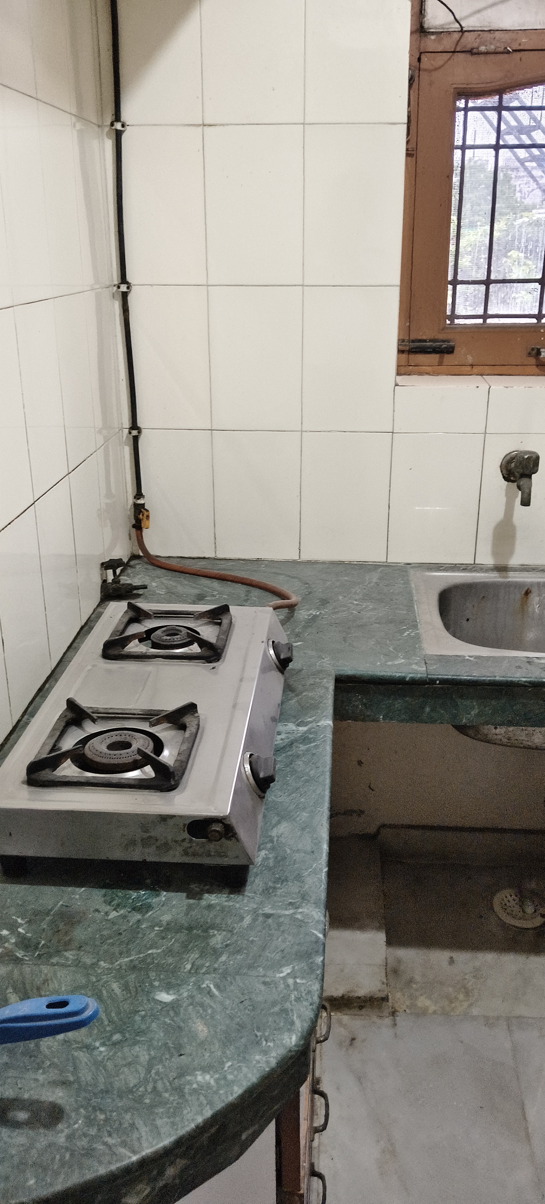 1.5 BHK Independent House For Rent in RWA Apartments Sector 61