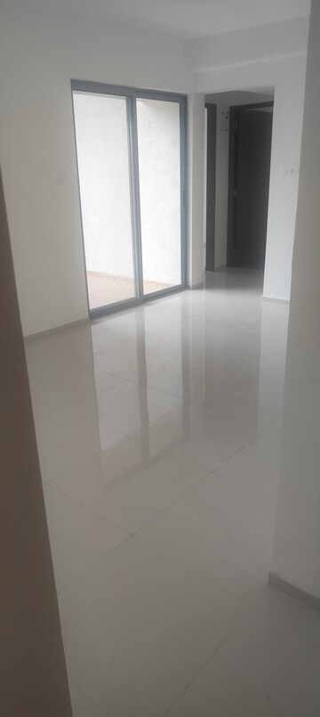 2.5 BHK Apartment For Rent in Saarrthi Skybay II, Mahalunge