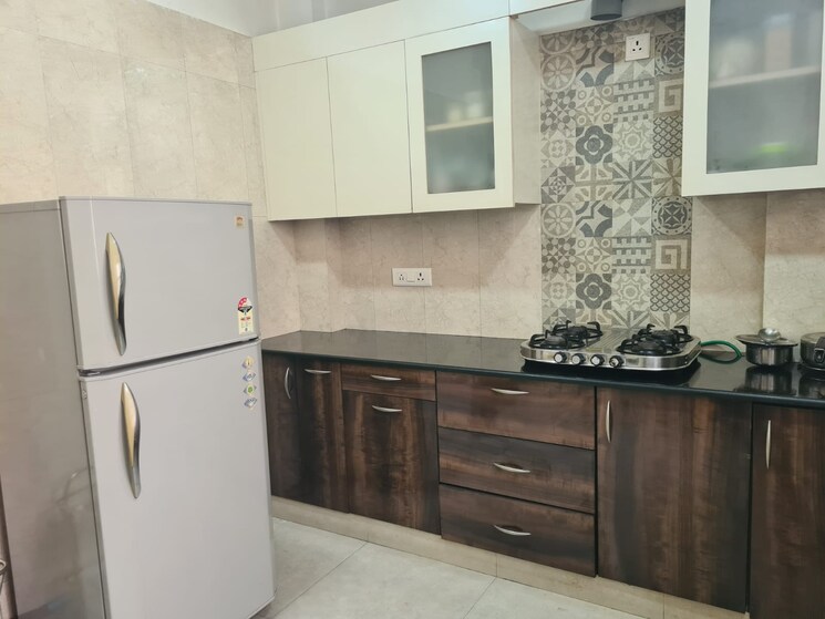 Kitchen, sukhdev vihar 3 Bedroom 480 Sq.Yd. Apartment In Sukhdev Vihar Delhi 9105315