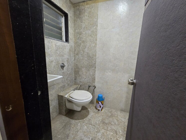 Bathroom, harni road 3 Bedroom 1650 Sq.Ft. Apartment In Harni Road Vadodara 9105358