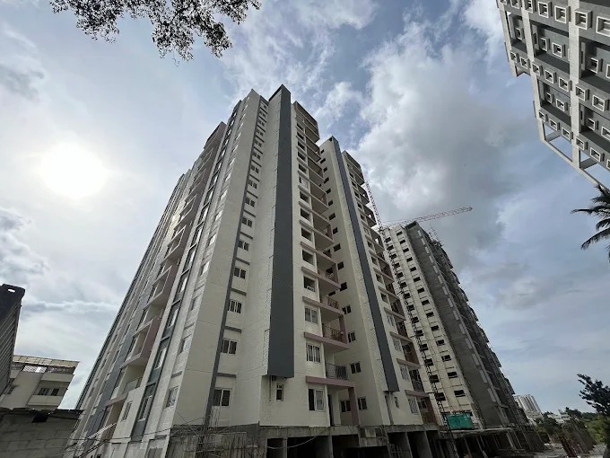 1.5 BHK + Study Room Apartment For Rent in Apple Aroma